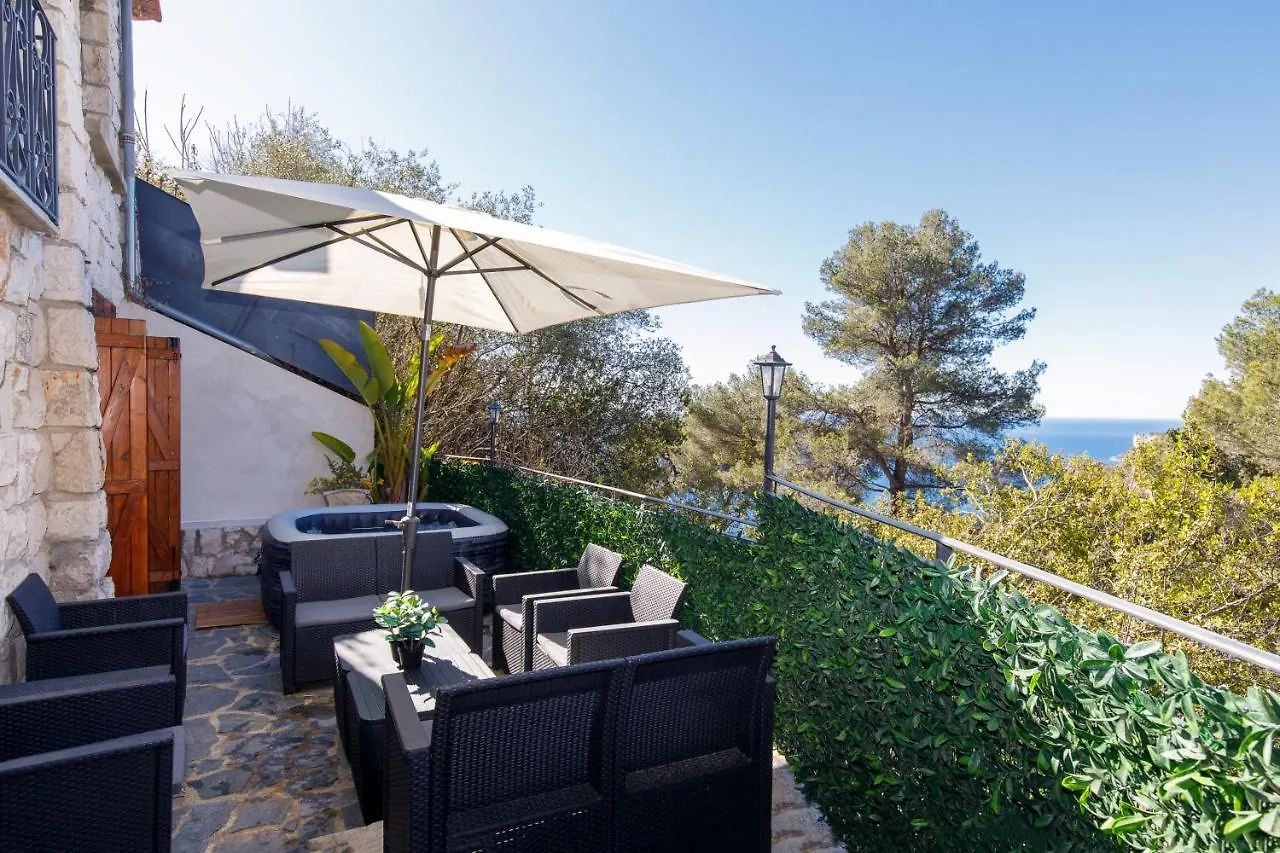 Villa D Exception Avec Terrasse, Jacuzzi, Vue Mer, Parking, En Plein Coeur Du Village De Eze 0*,  France