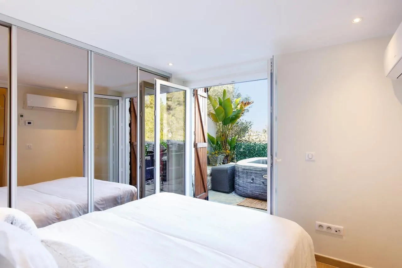 Villa D Exception Avec Terrasse, Jacuzzi, Vue Mer, Parking, En Plein Coeur Du Village De Eze 0*,